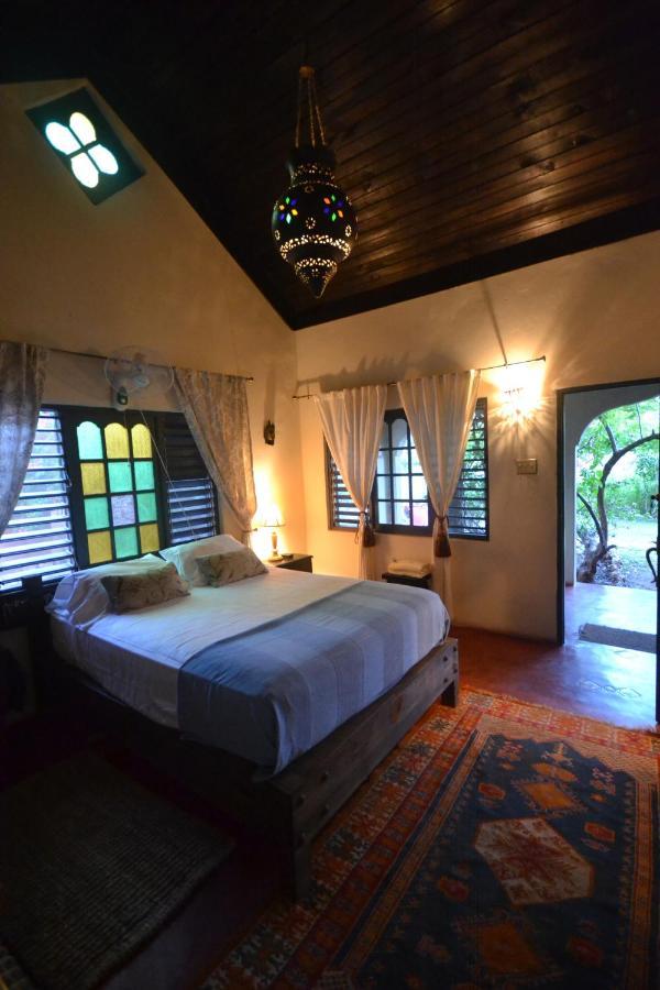 Katamah Beachfront Guesthouse Treasure Beach Extérieur photo